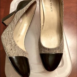 Ellen Tracy Tweed/Patent Pumps